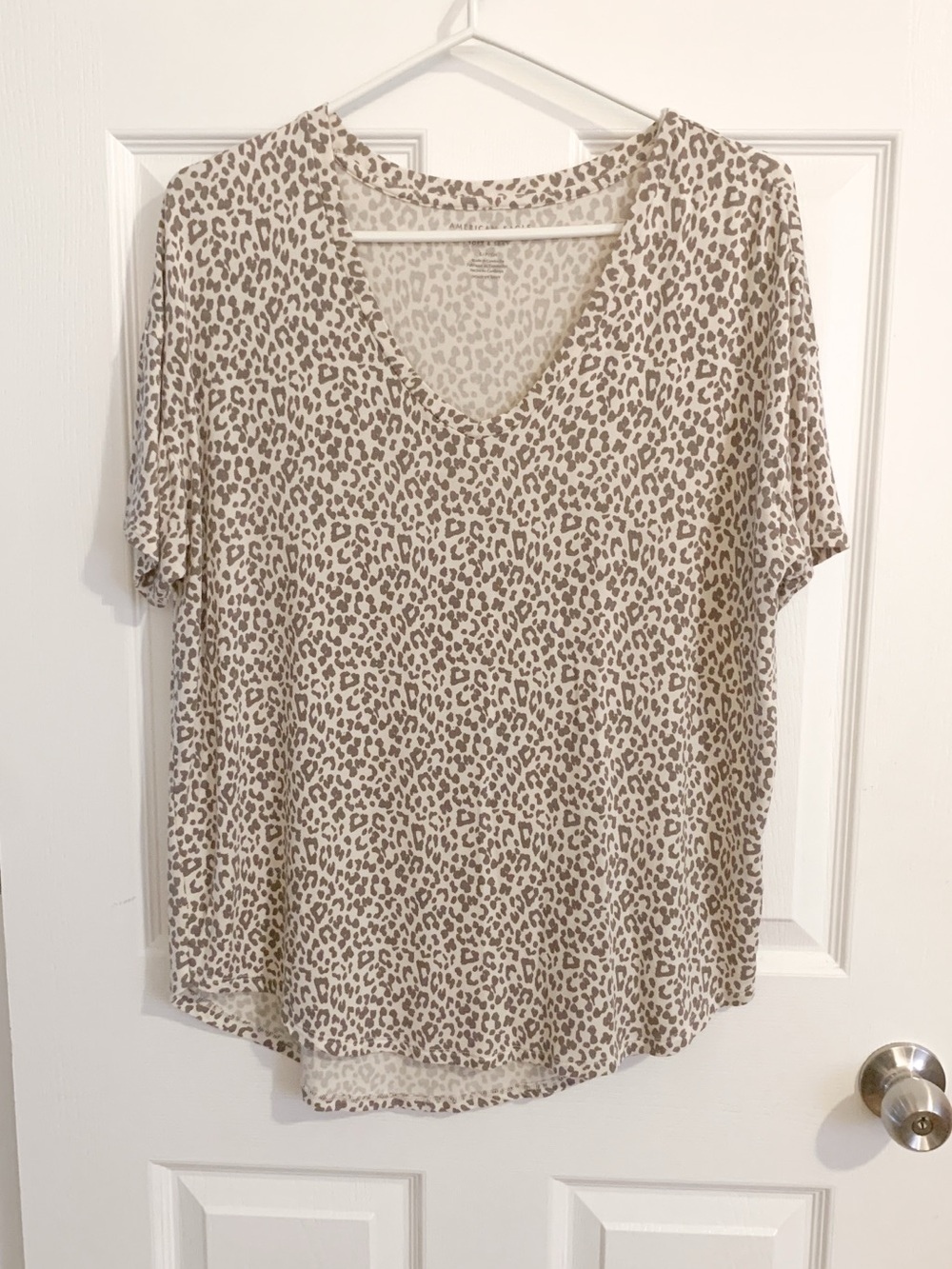 American Eagle Outfitters soft & sexy Leopard V-Neck Short Sleeve Top - size S